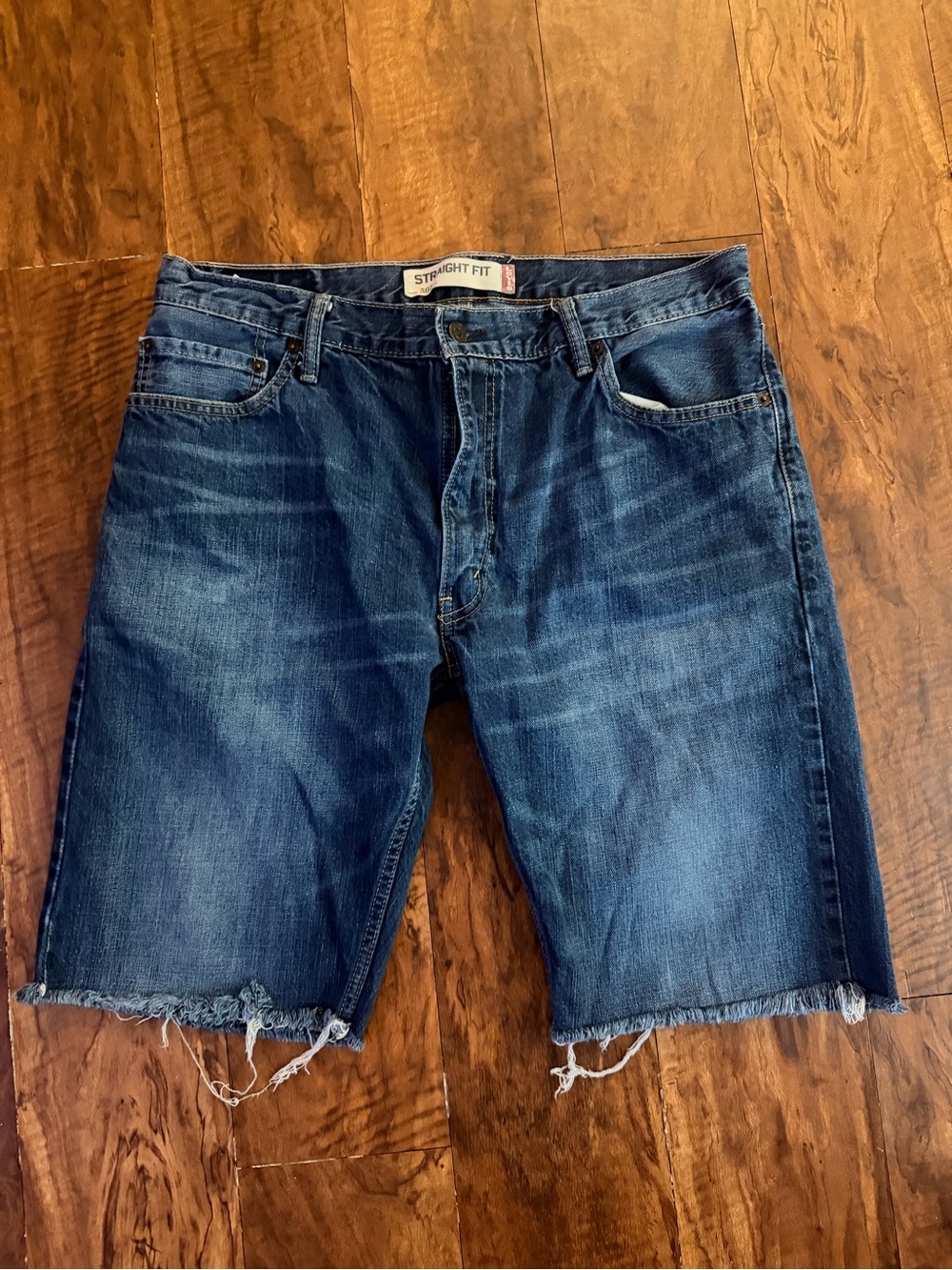 Levi's 505 Straight Fit denim cut-off shorts Sz 38 Men’s
